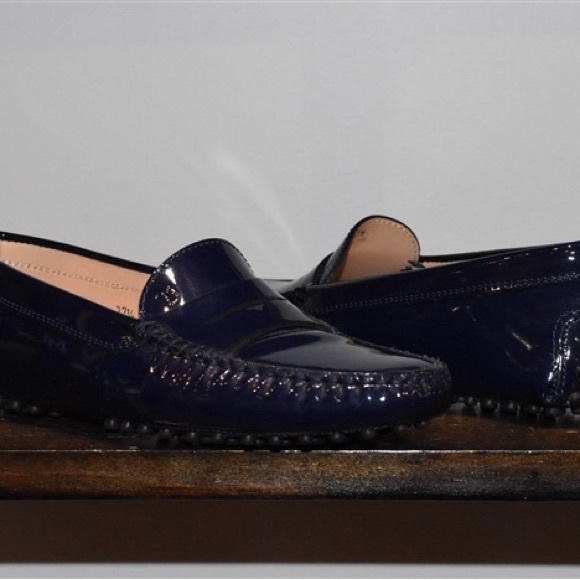 Navy patent leather Gommino loafers from Tod's - Picture 2 of 4